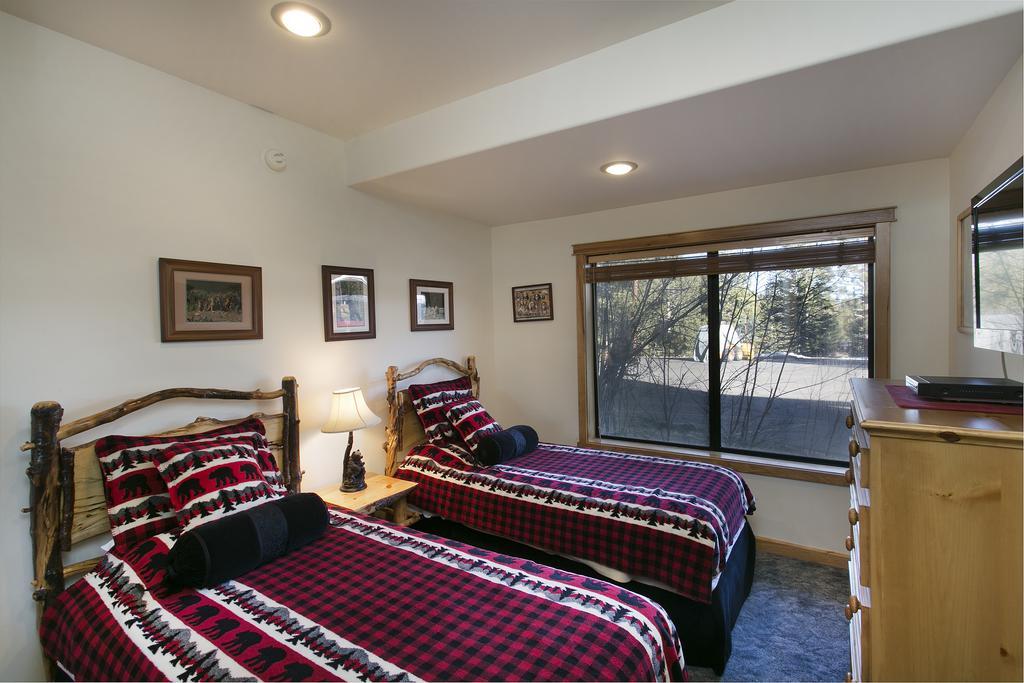 Mammoth Village Properties By 101 Great Escapes Mammoth Lakes Ruang foto