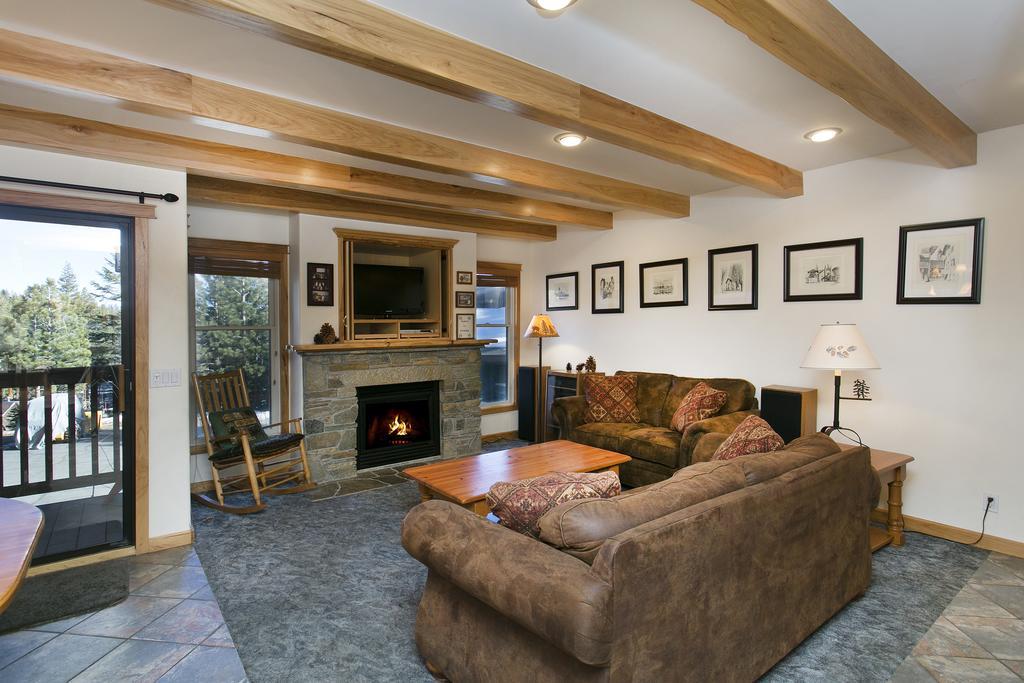 Mammoth Village Properties By 101 Great Escapes Mammoth Lakes Ruang foto